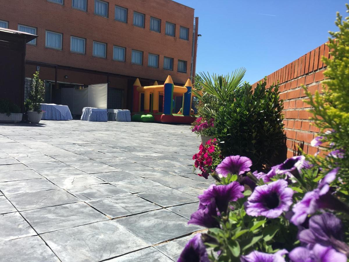 Hotel Universidad Albacete Kültér fotó