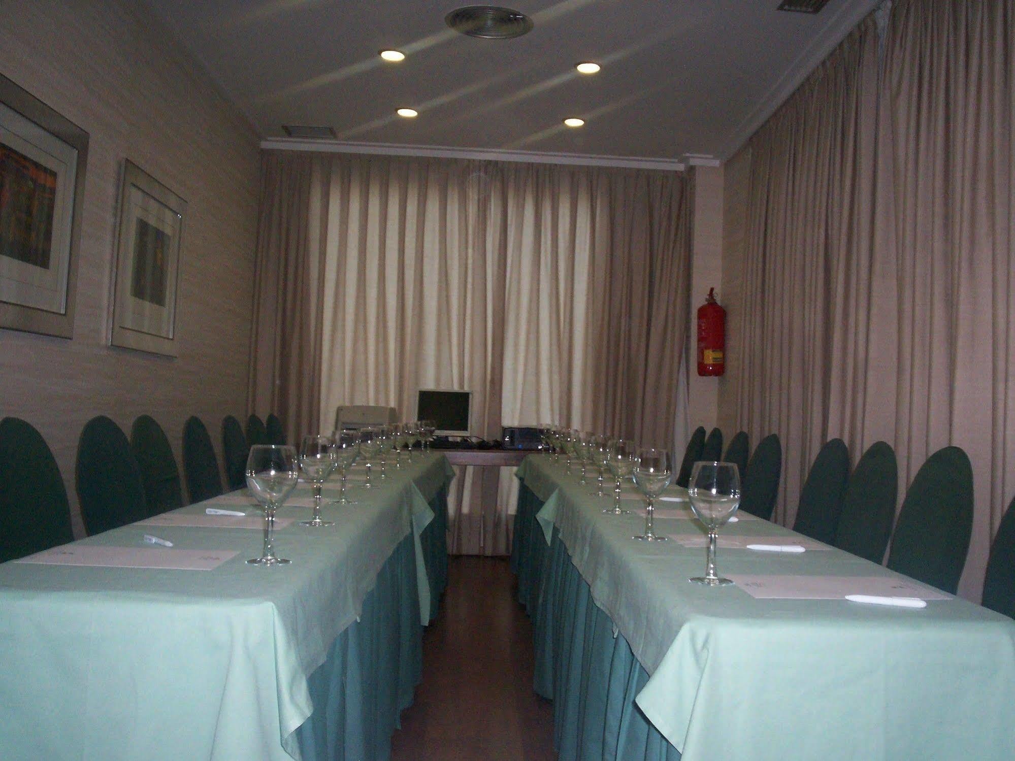 Hotel Universidad Albacete Kültér fotó